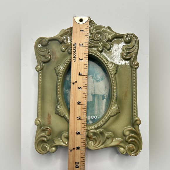 Light Green Antique Style Chunky Photo Frame / 9” x 7” Picture Frame - Picture 7 of 11